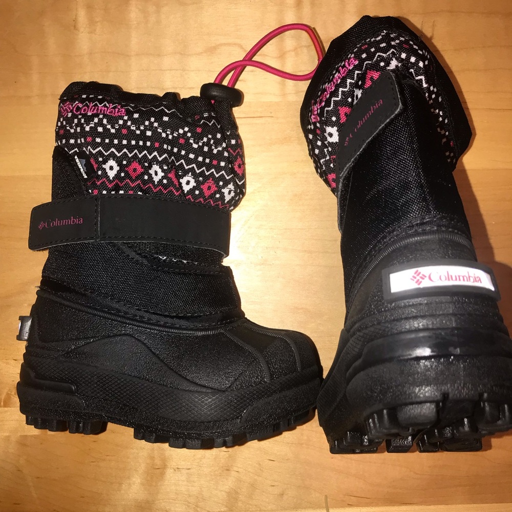 New in box Toddler Columbia snow boots sz. 6